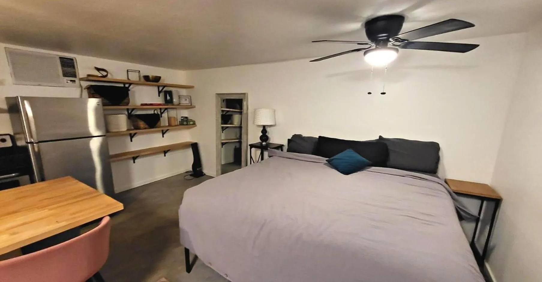 Stunning Phoenix Studio: Stylish Oasis In A Prime Location location